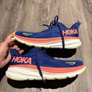 Women’s Hoka Clifton 9 Sneakers 9.5